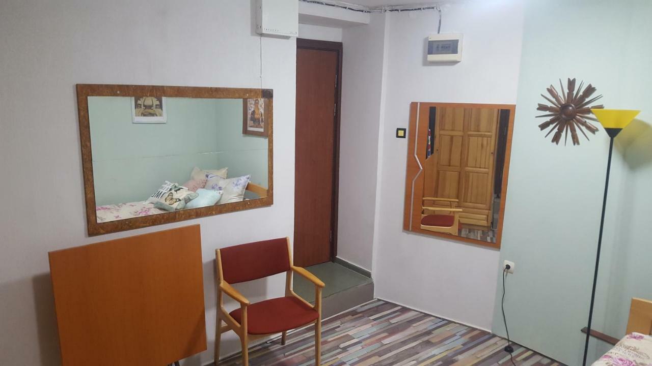Modern And Old Base Apartment Sofia Exterior photo